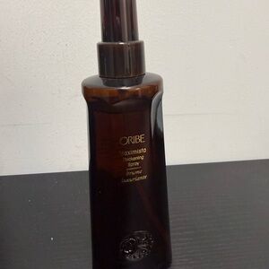 Oribe Maximista Thickening Spray in Dark Brown